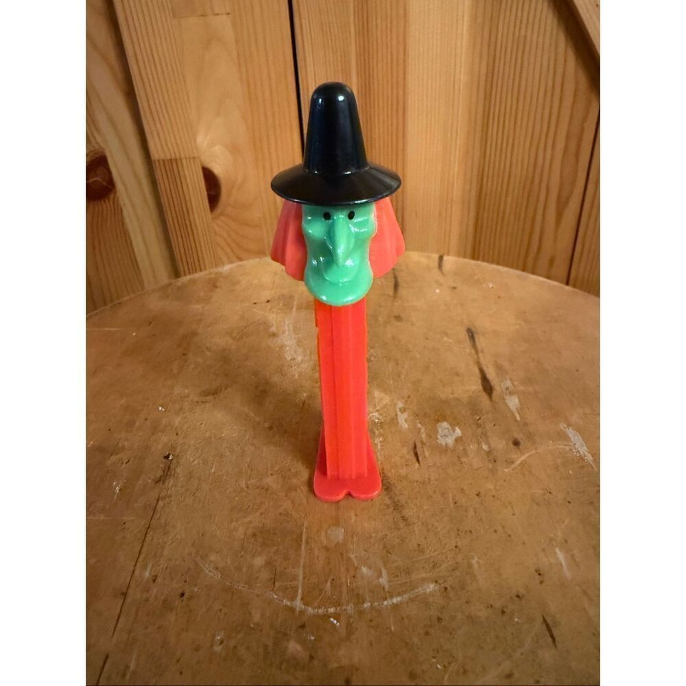Vintage Halloween Witch Pez Dispenser 1971 (Slovenia) (6582)